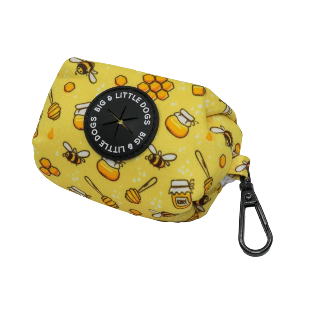 Big & Little Dogs Poop Bag Holder: Bee-Hiving small animal food rabbit pellets hamster food guinea pig snacks small pet mix
