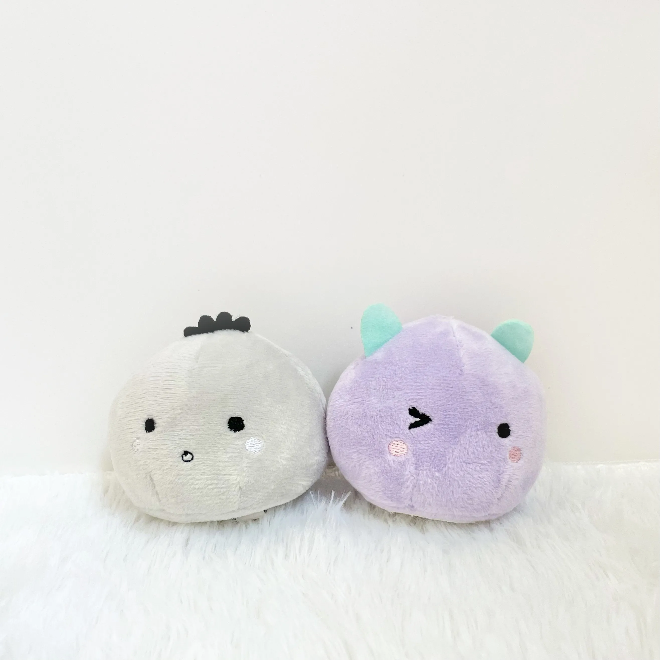 Hey Cuzzies Mochi Monsters Grey & Purpur Dog Toy dog puzzle toy dog slow feeder dog treat ball dog brain toy dog feeder toy